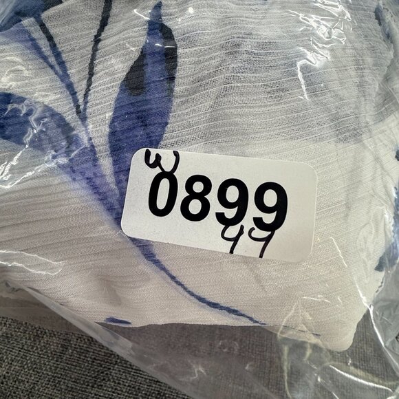 Tommy Hilfiger Ruffled Dress White & Blue V-Neck Tie Belt Lined Size 6 cap sleev - Picture 14 of 14